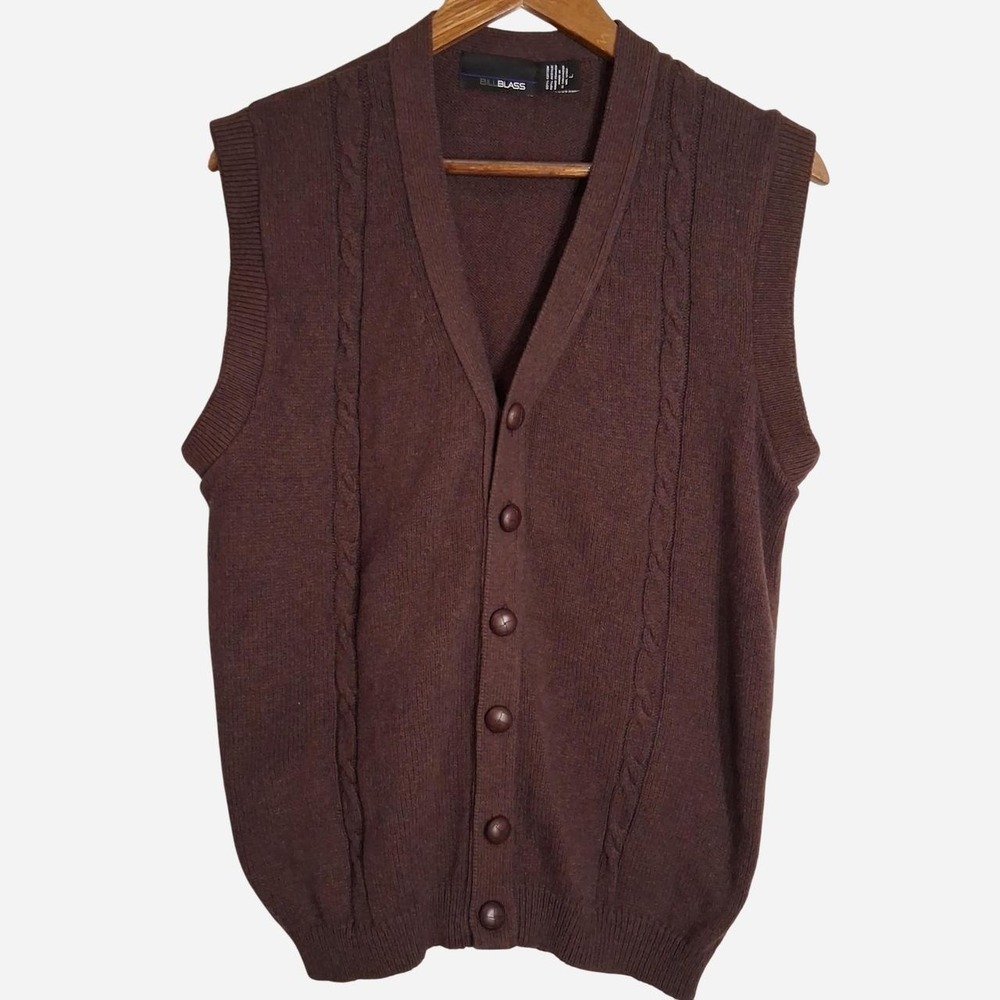 Amazing Mens Vintage 90s burgundy cable knit sweater vest with faux wood buttons